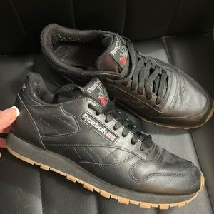 Men’s black Reebok shoe size 9